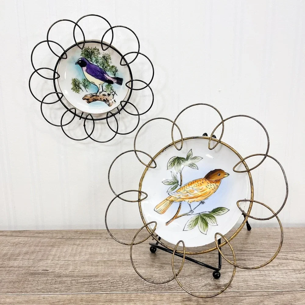 Vintage Bird Plate with Metal Hanger Set‎ of 2: Hand-Painted Ceramic Display